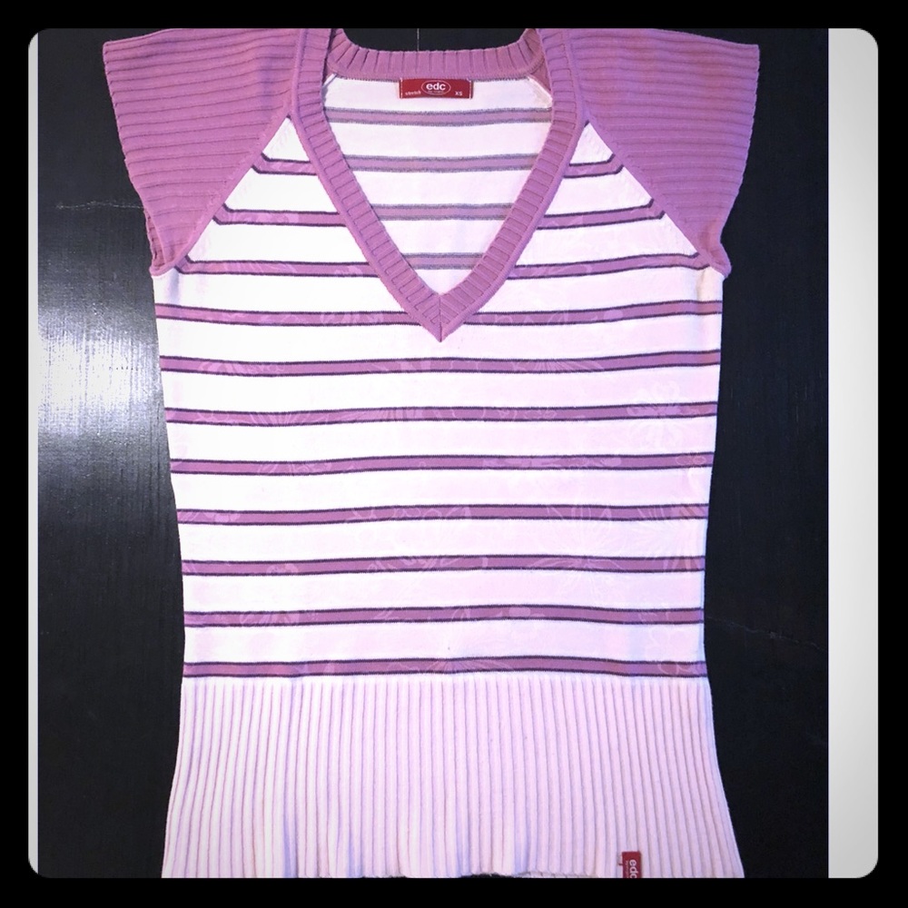 Esprit V Neck Ribbed Stripe Top ✨ Size XS